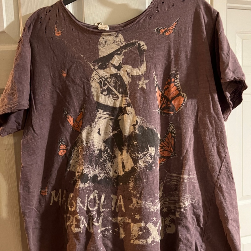 Magnolia Pearl Purple Short Sleeve Tee with Vintage Graphic